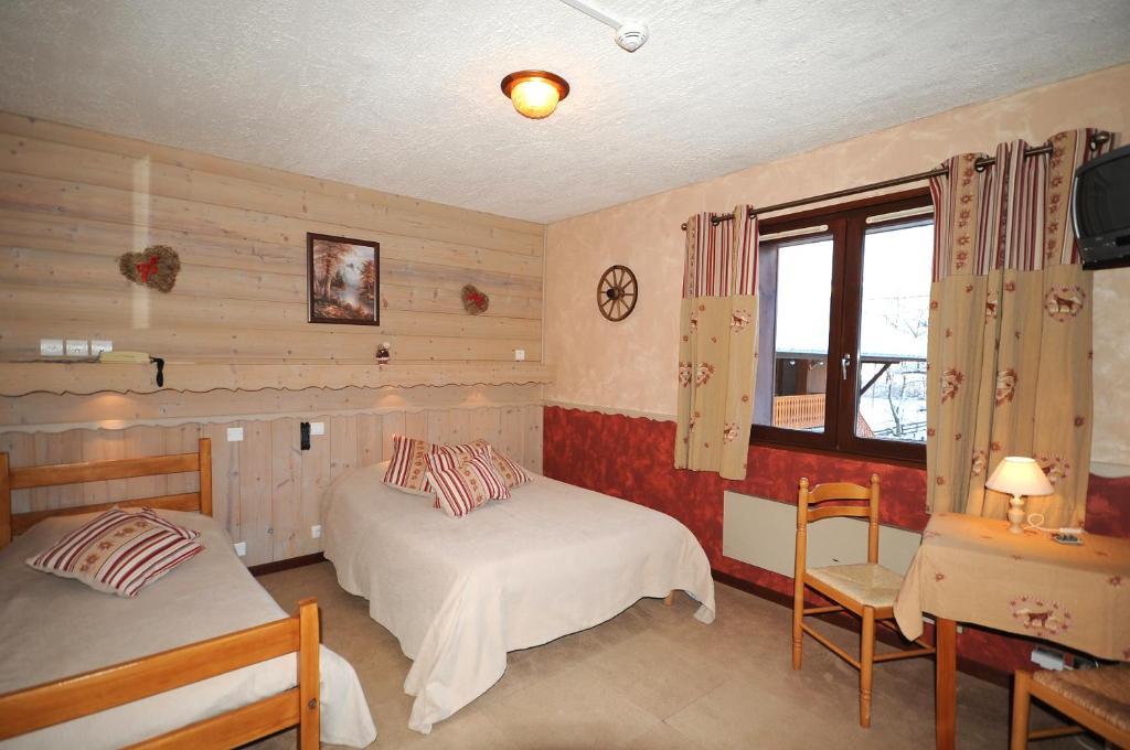 La Boule De Neige Hotel Samoens Bilik gambar